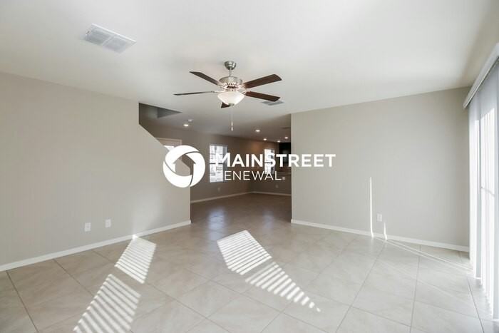 8227 W Odeum Ln - Photo 3 of 17