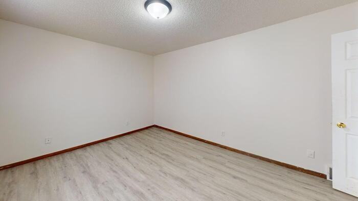 329 W Indiana Ave - Photo 5 of 19