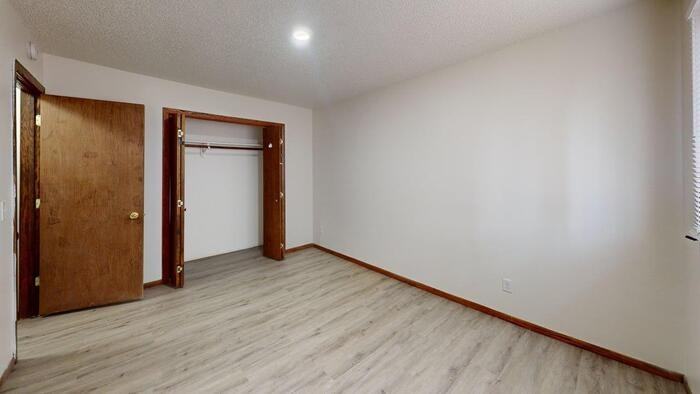 329 W Indiana Ave - Photo 6 of 19