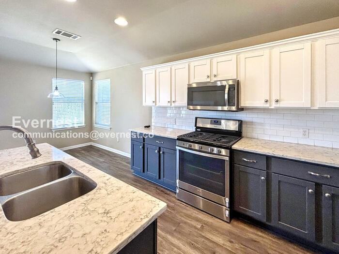 1208 Willowbrook Dr - Photo 2 of 26