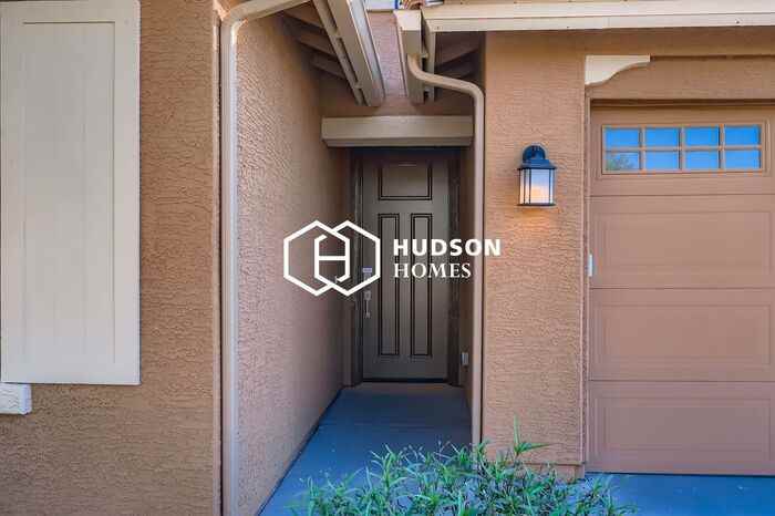 6319 W Warner St - Photo 4 of 31