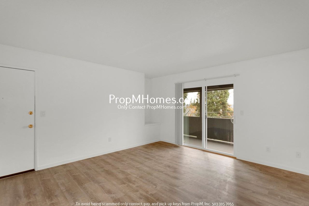 716 9th Street - Photo 3 of 22