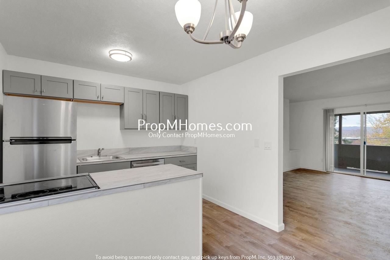 716 9th Street - Photo 6 of 22