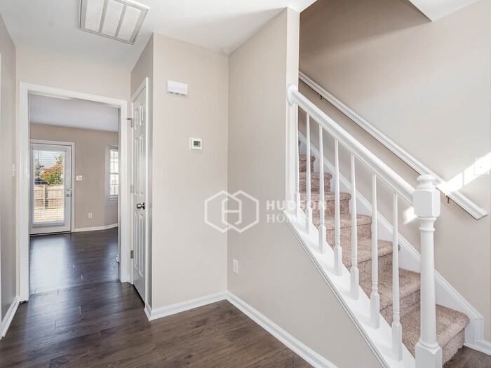 10926 Harmony Glen Court - Photo 4 of 29