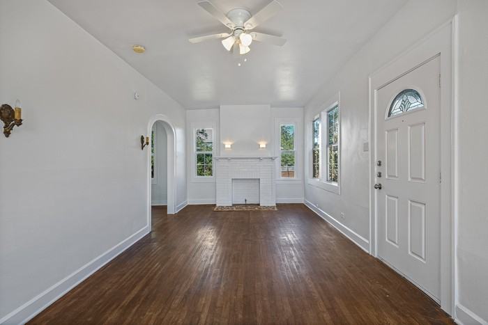 4414 Red River St - Photo 2 of 17