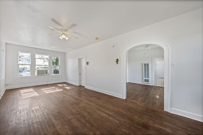 4414 Red River St - Photo 3 of 17