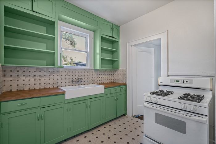 4414 Red River St - Photo 6 of 17