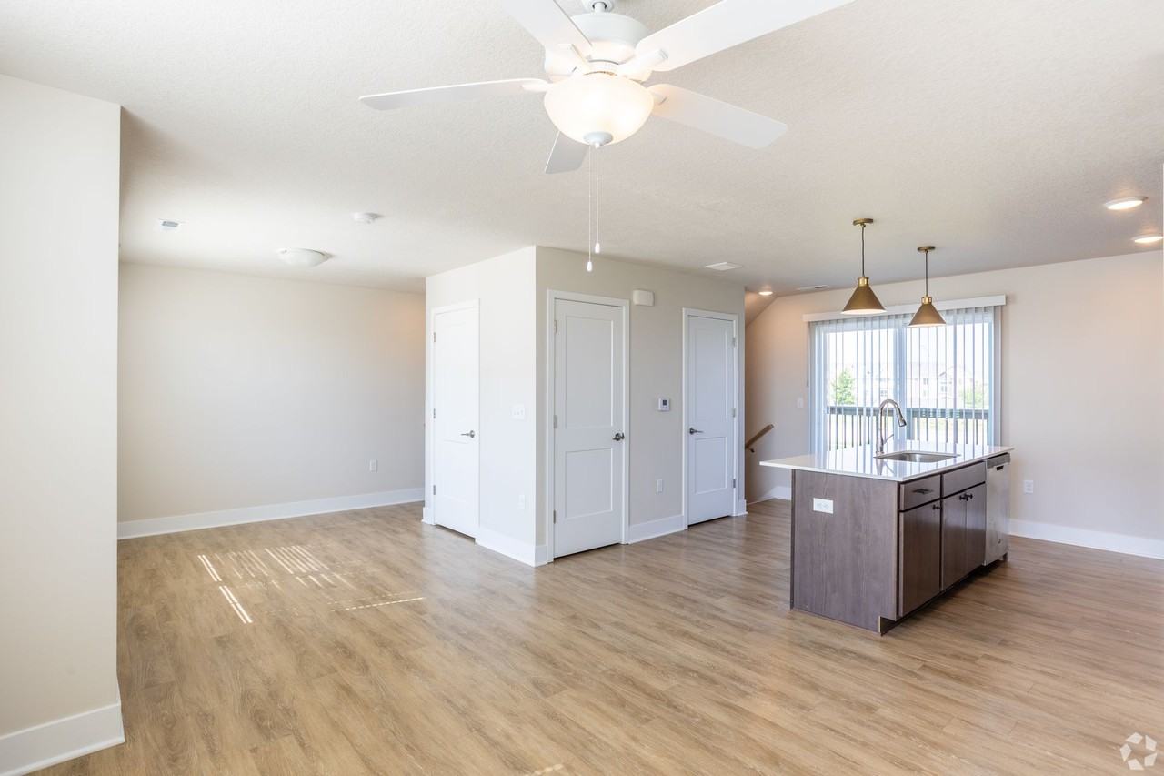 Aspen Ridge Townhomes - Photo 6 of 45