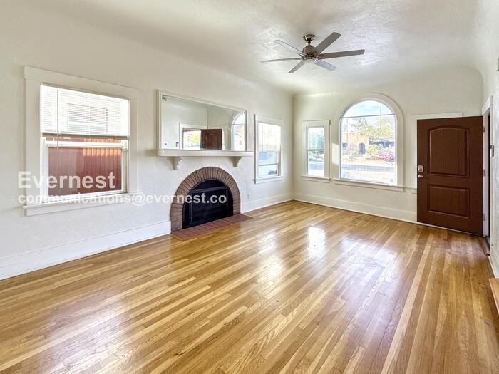 934 E 7th St - Photo 6 of 25