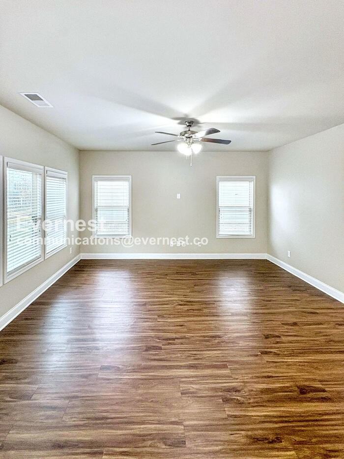 130 Mandy Lane - Photo 5 of 32