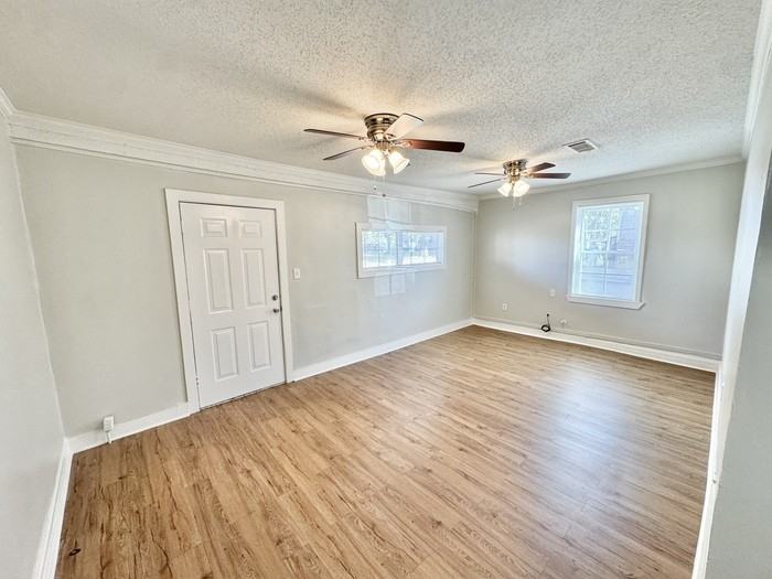 2603 Carnes Ave - Photo 4 of 22