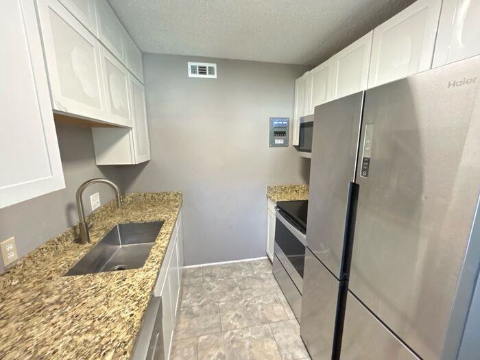 4600 Fort Jackson Blvd #215 - Photo 4 of 7