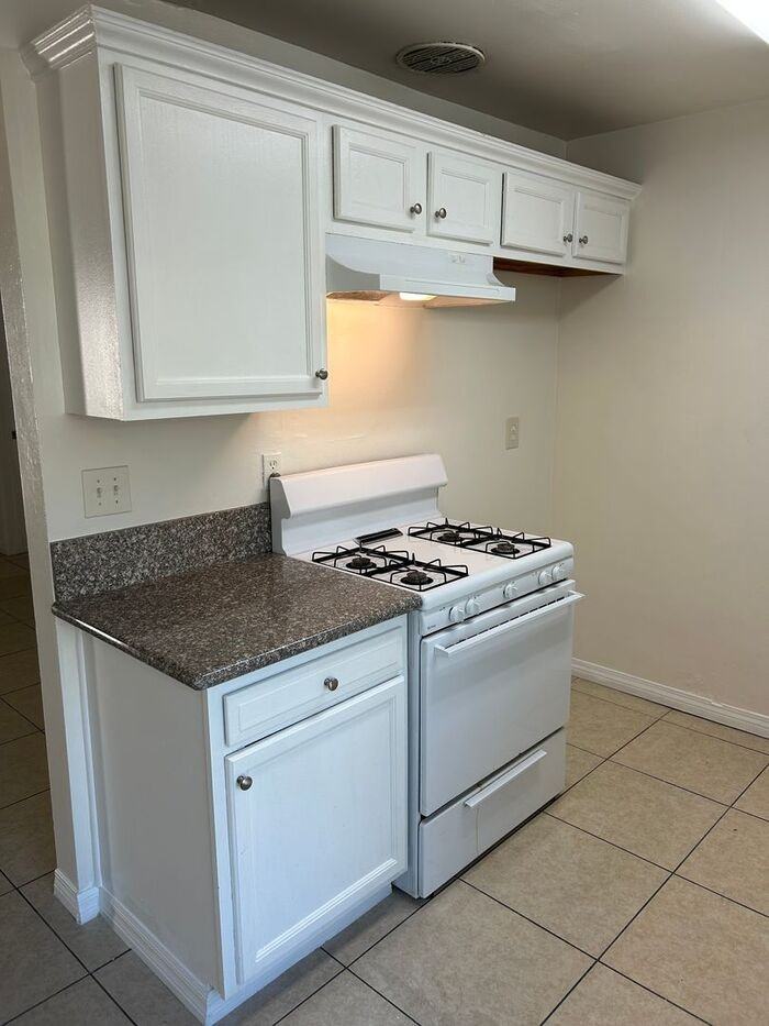 14722 Adams Street #8 - Photo 6 of 22