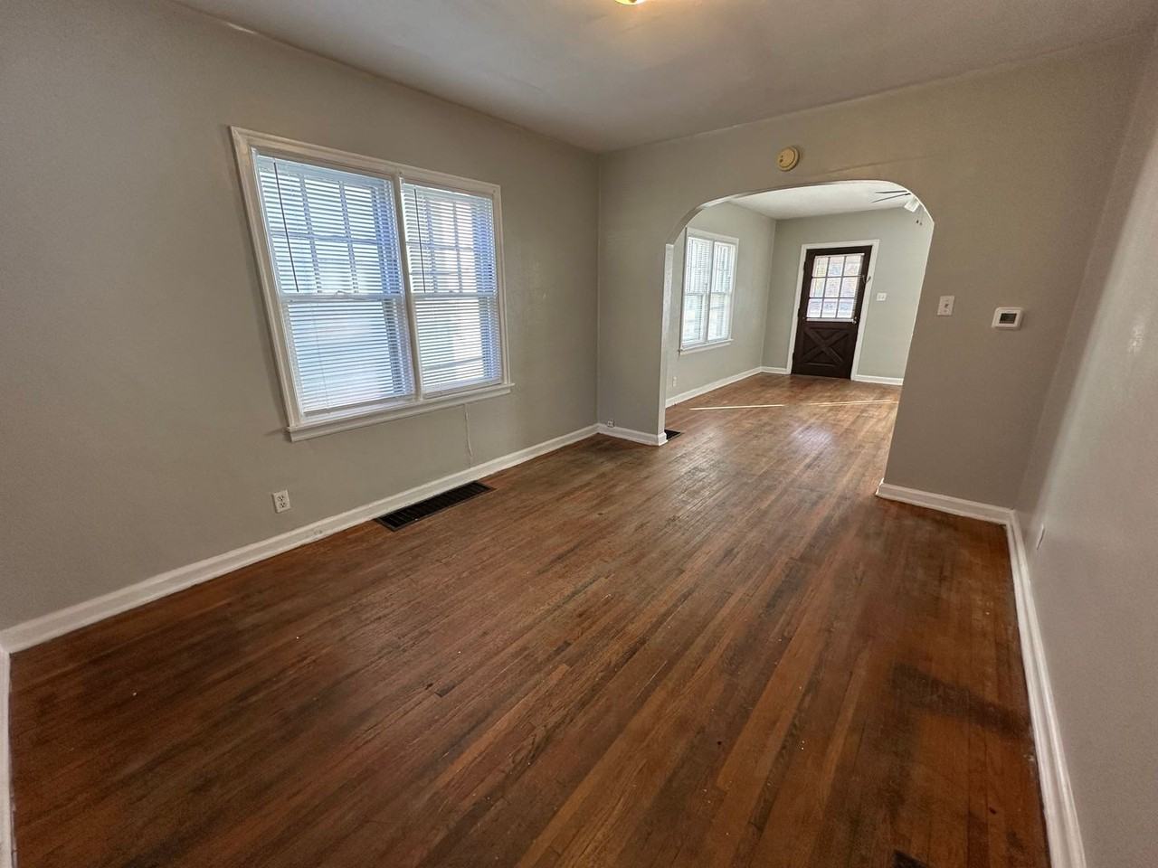 1520 W Jackson St - Photo 6 of 11