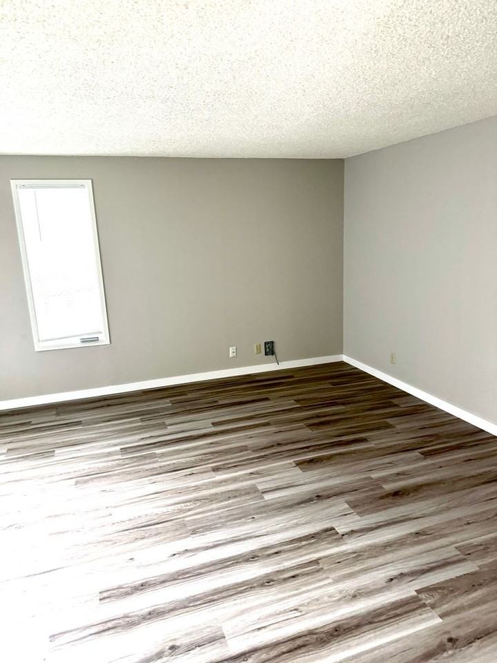 ZhH608 - R Street Apts - Photo 3 of 23