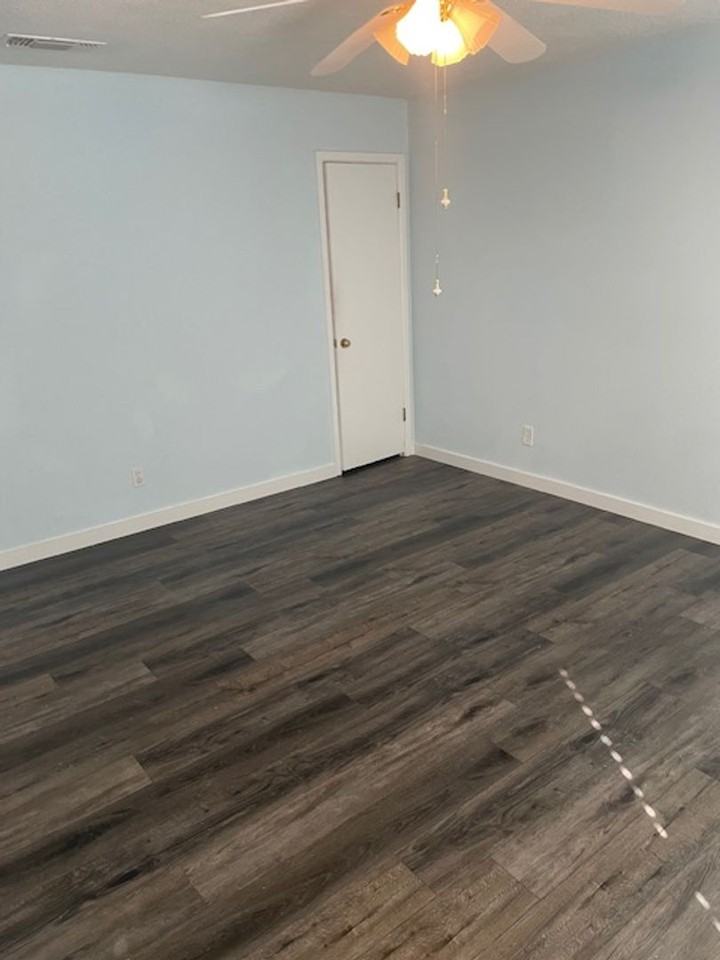 4300 Mackey Dr - Photo 2 of 15