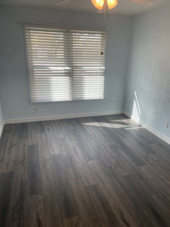4300 Mackey Dr - Photo 3 of 15