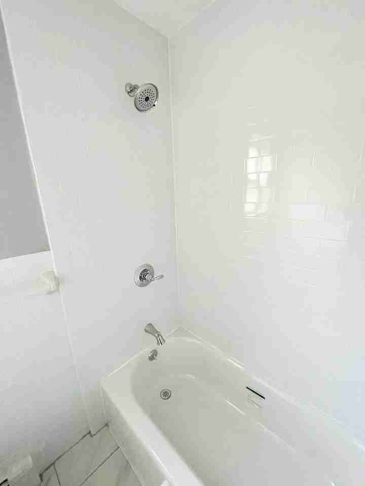 Stuyvesant Commons - Lyndhurst - Photo 5 of 9