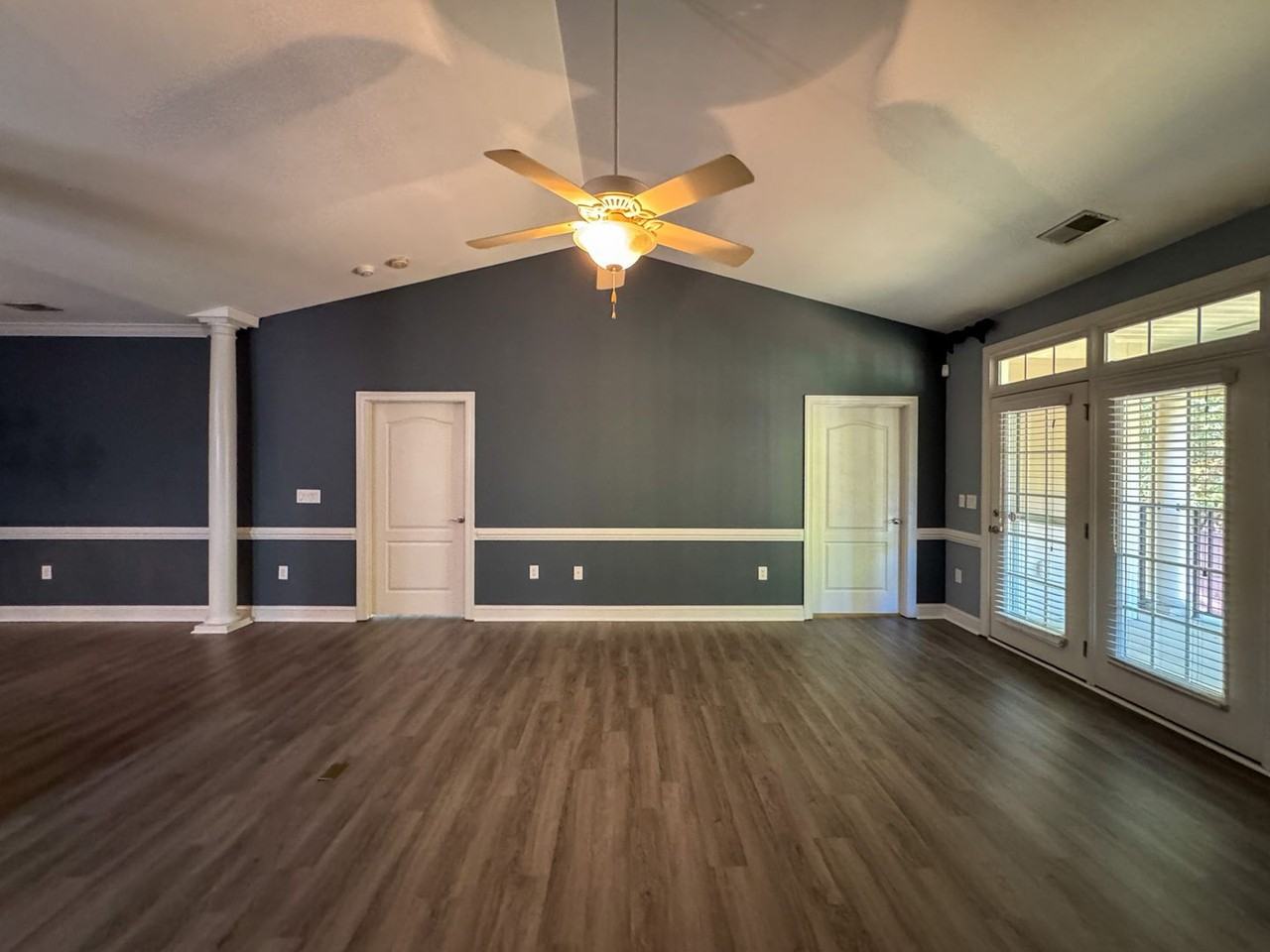 1871 Jennifer Ln - Photo 4 of 26