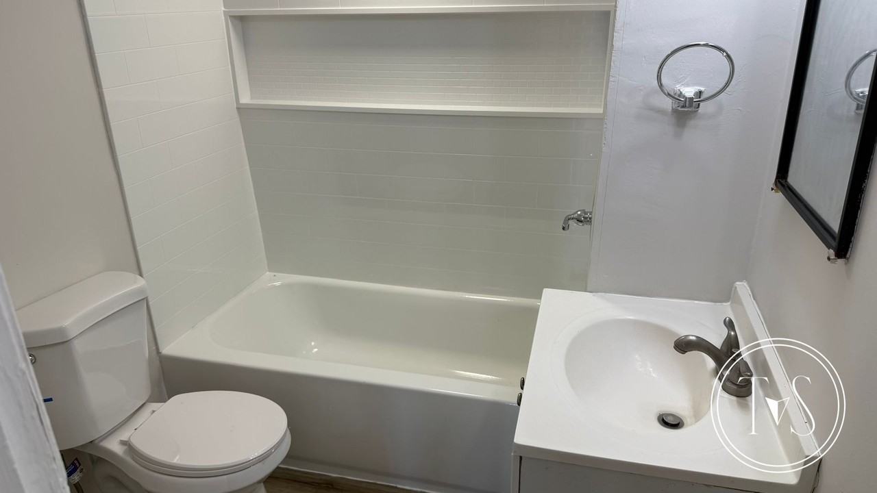 3706 Montgomery St - Photo 6 of 11