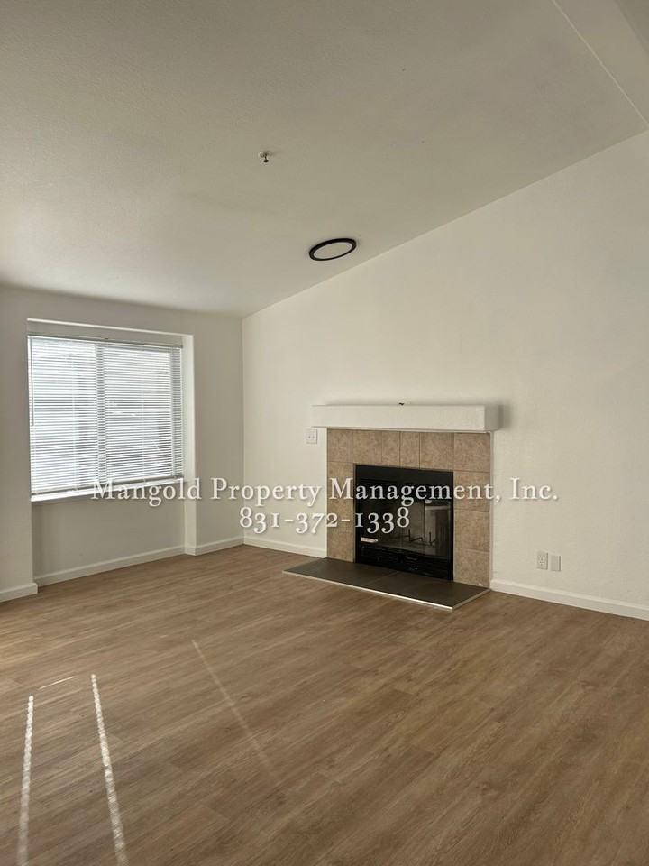 15665 Jennifer Ct - Photo 2 of 14
