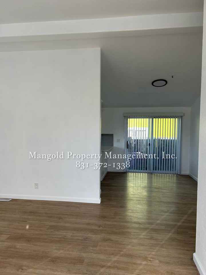 15665 Jennifer Ct - Photo 3 of 14