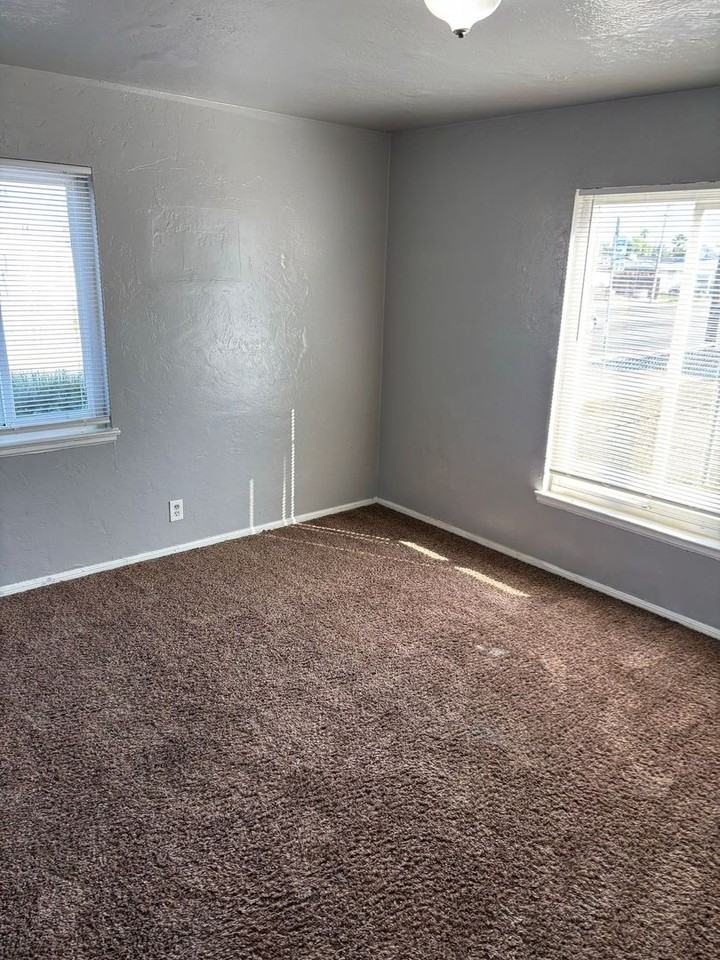 1510 N Brooks Ave - Photo 7 of 18