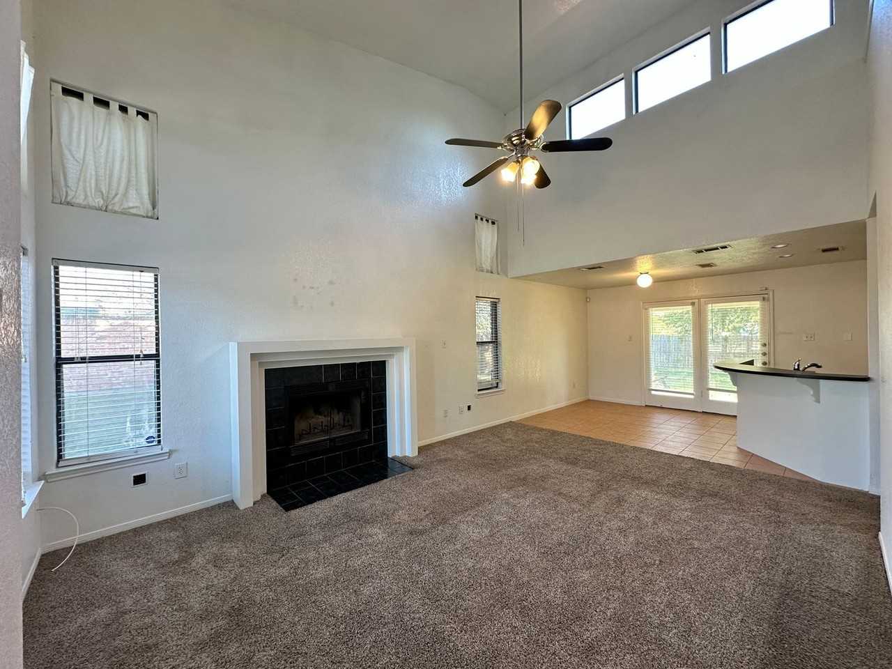 4304 Vicki Dr - Photo 2 of 29