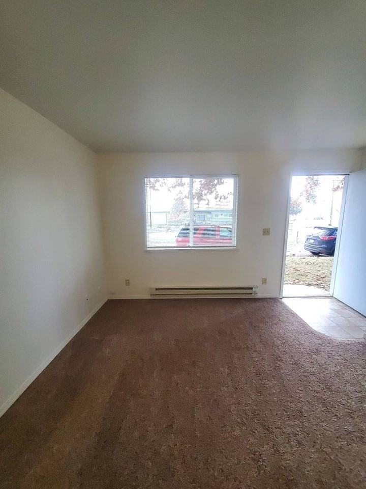 4033 Ottmar Rd - Photo 4 of 18