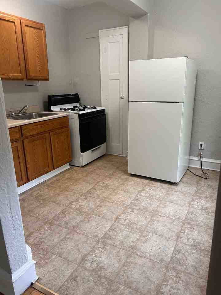 1922 1922 N. Palmer - 04 #04 - Photo 3 of 19