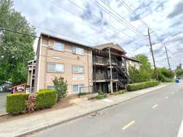 featured image of 10211 North Lombard Street