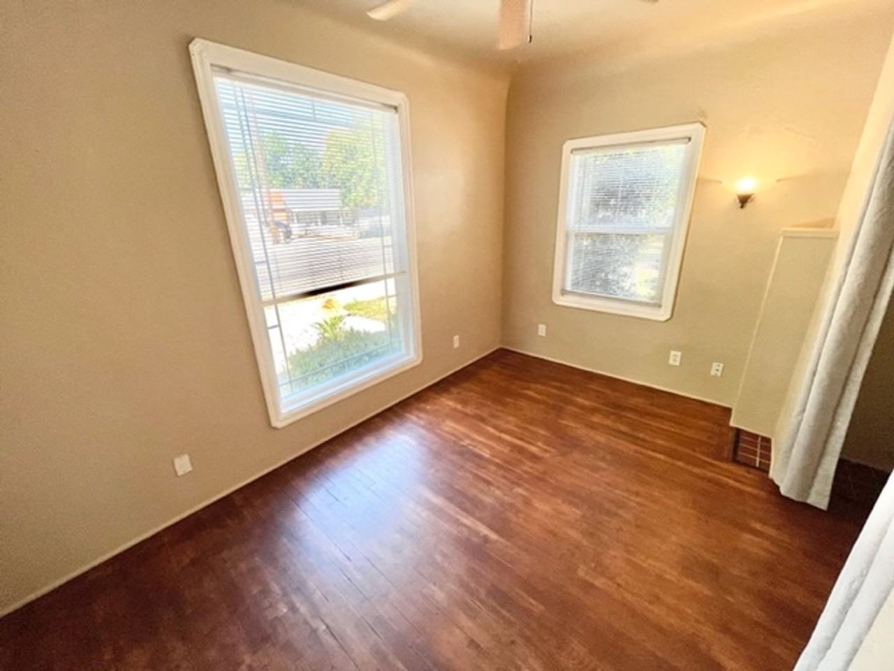 1212 Warner St - Photo 6 of 28