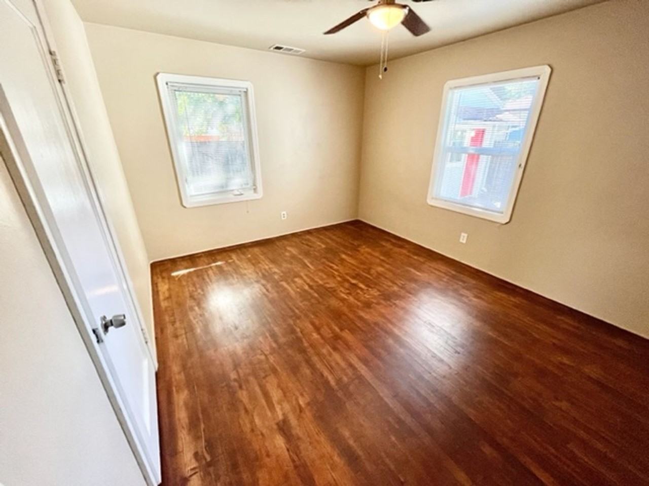 1212 Warner St - Photo 7 of 16