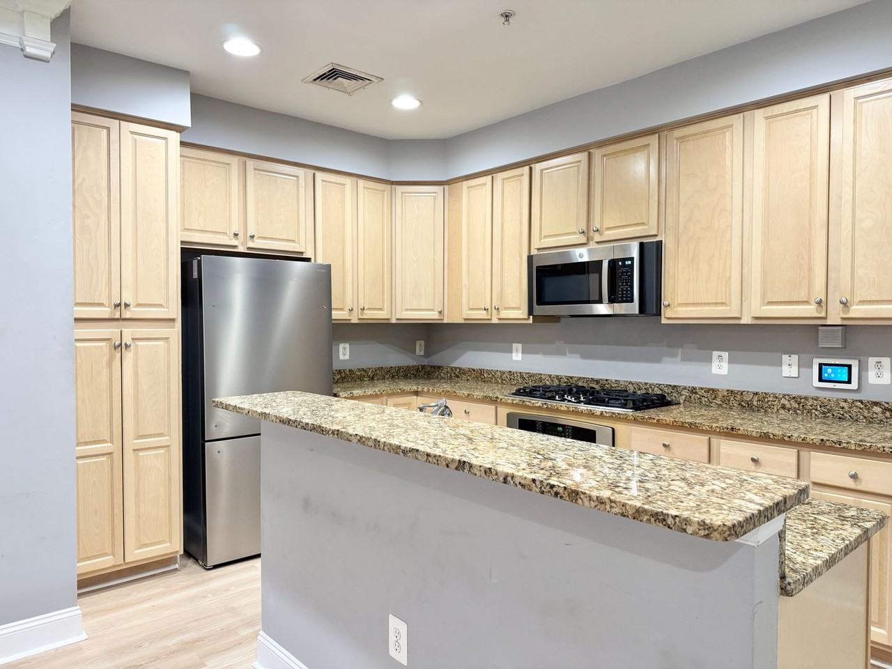 2396 Brookmoor Lane - Photo 4 of 33