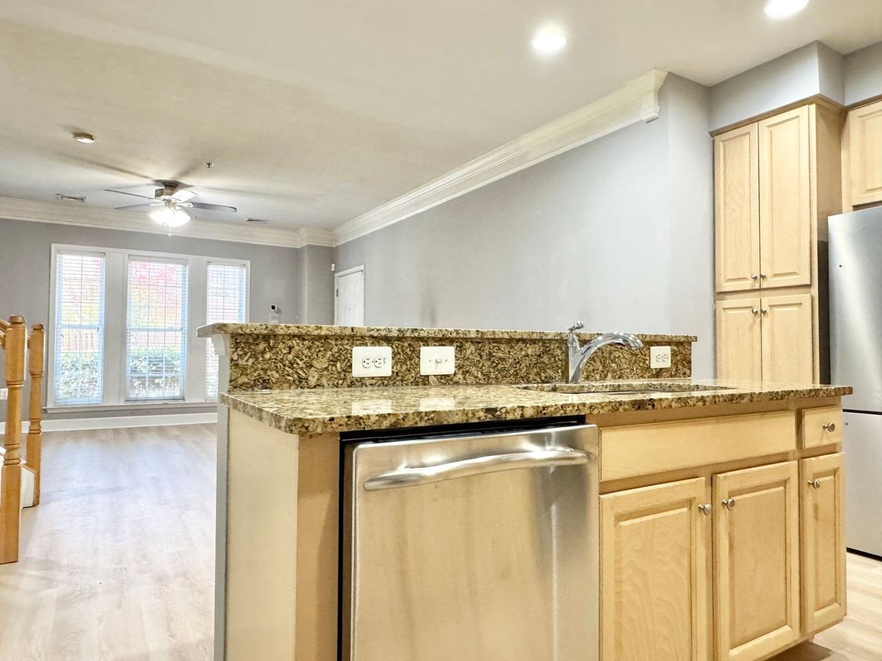 2396 Brookmoor Lane - Photo 5 of 33