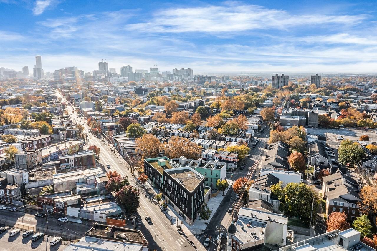 4324 Lancaster Ave - Photo 4 of 50