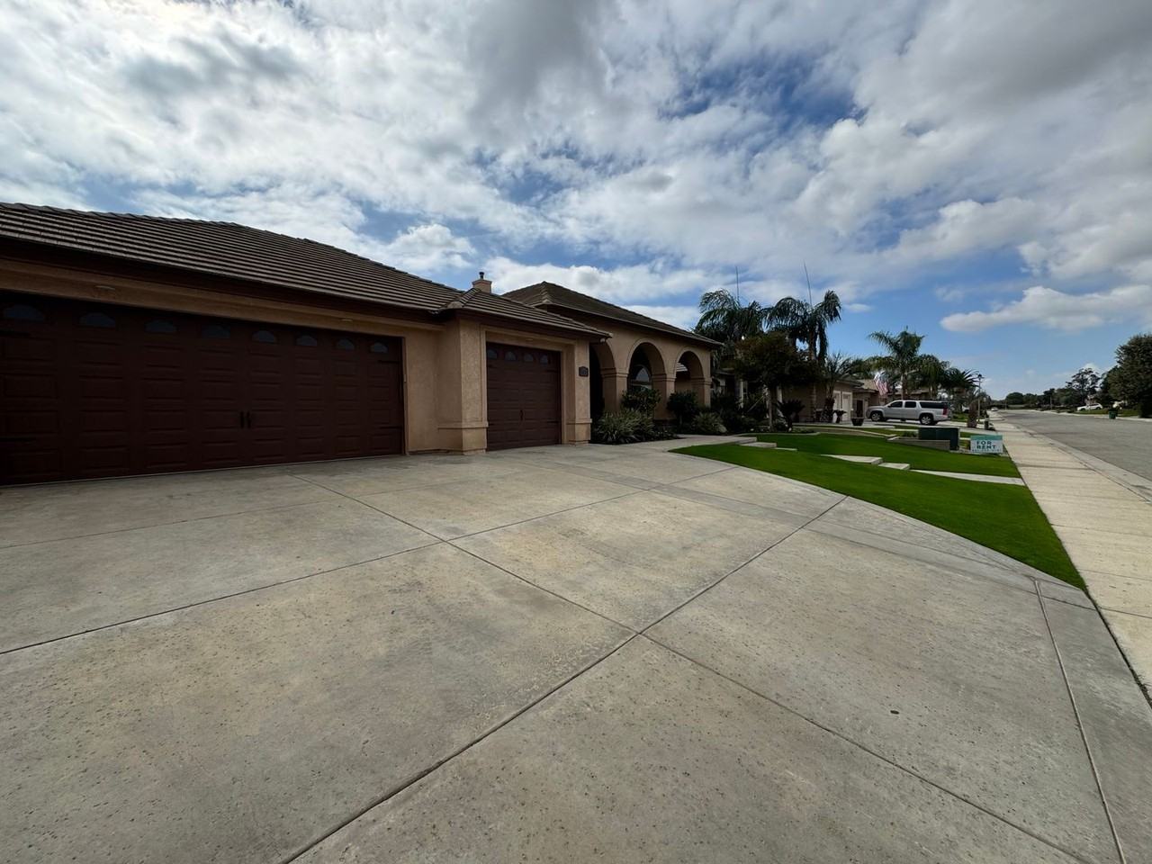 15417 Sequoia Grove Ave - Photo 3 of 32