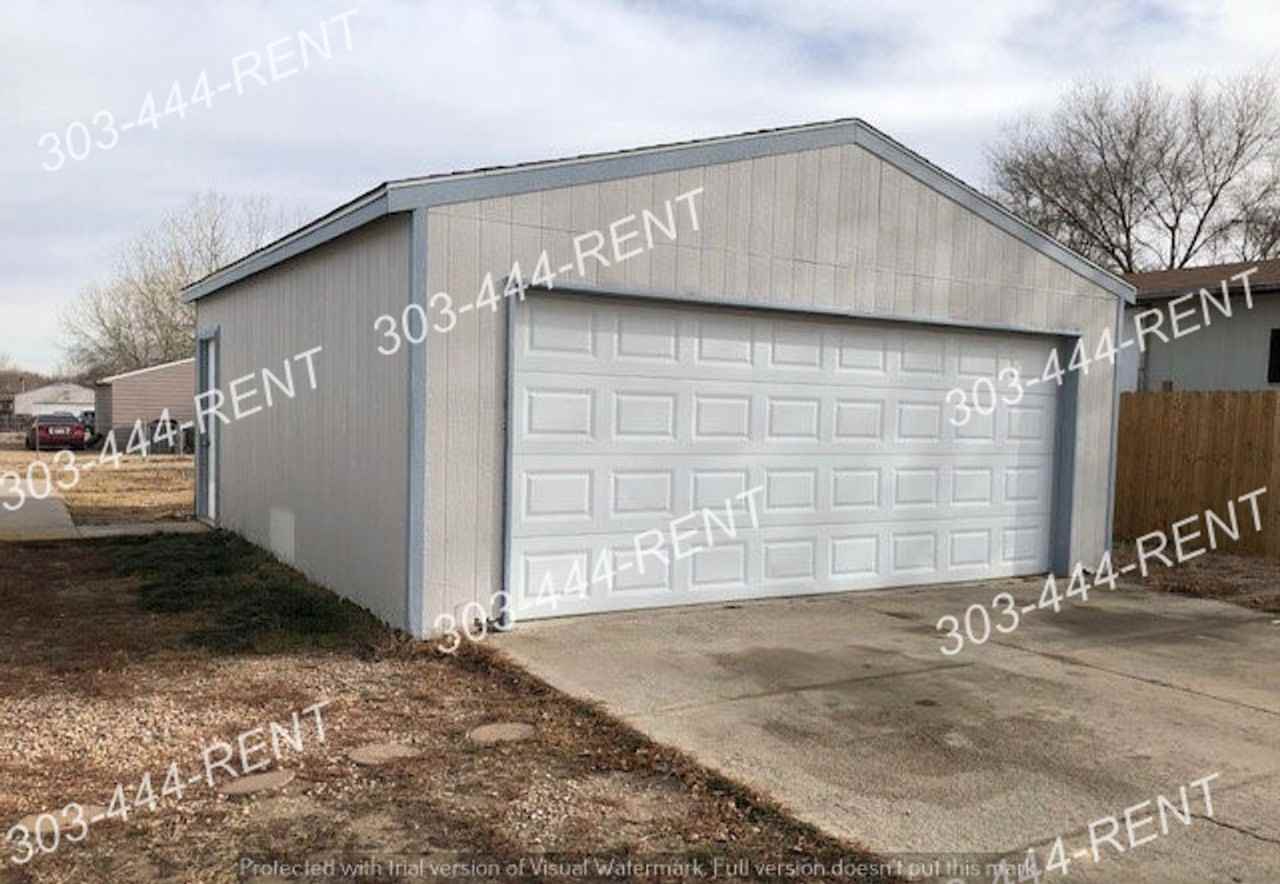 108 Beach Dr - Photo 2 of 9