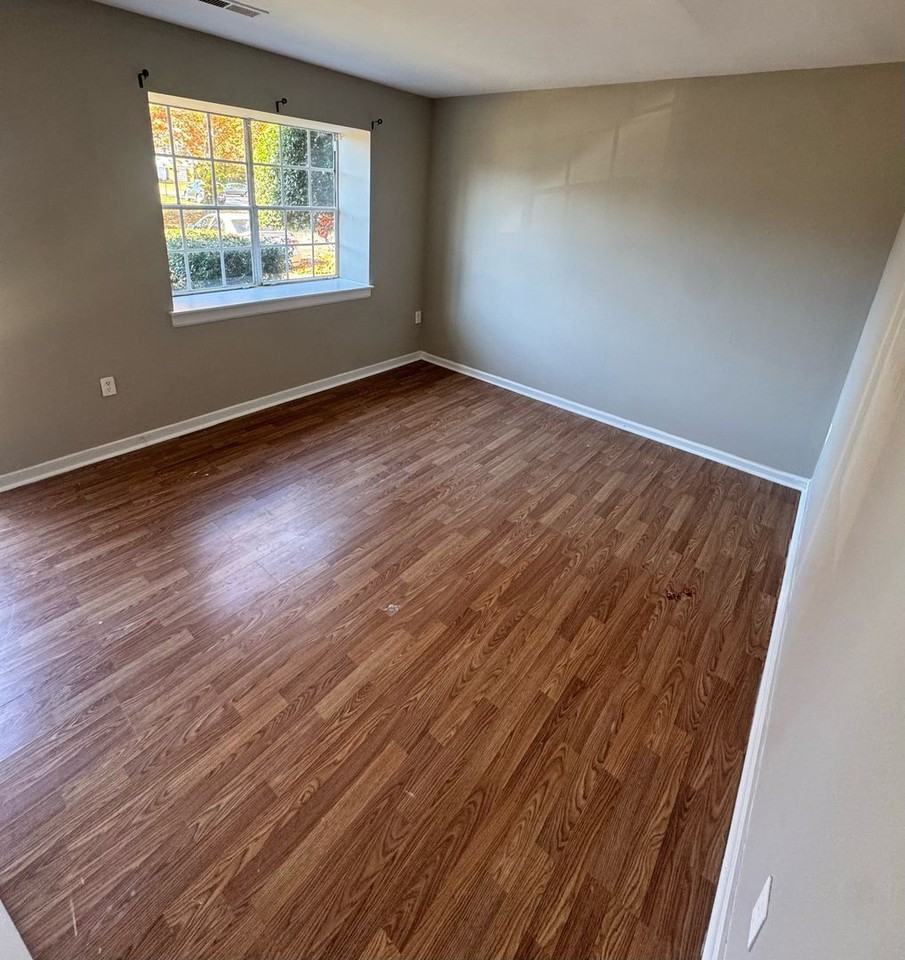 3250 Hunters Mill Circle - Photo 4 of 5