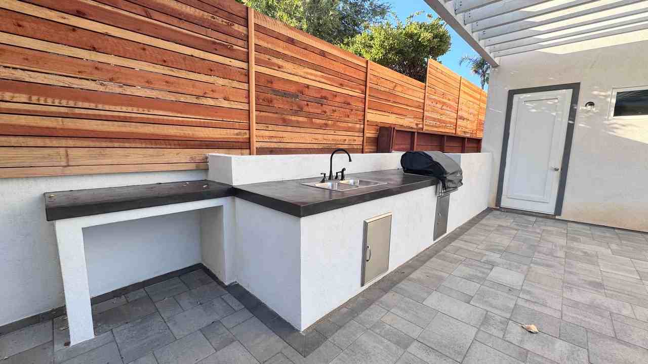 139-41 Almond St. - Photo 3 of 28