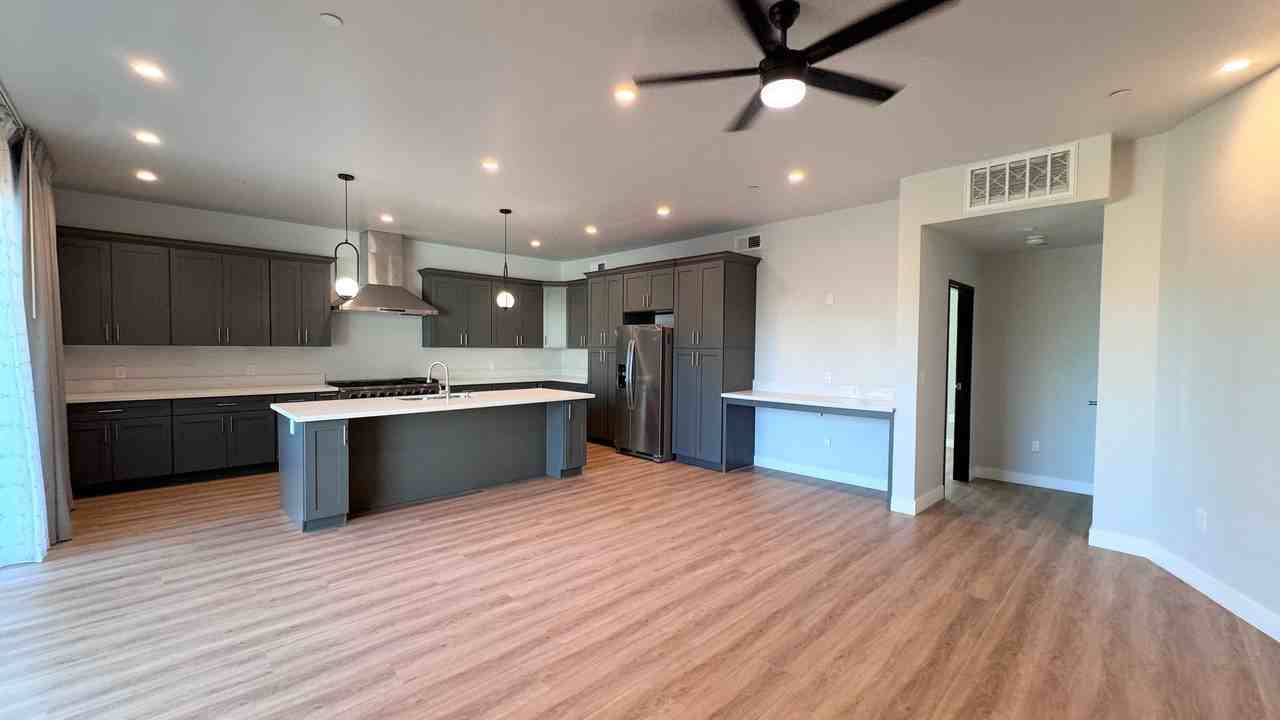 139-41 Almond St. - Photo 5 of 28