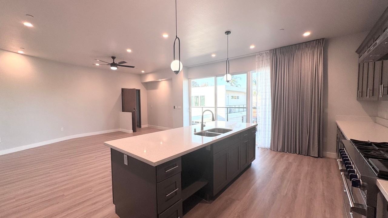 139-41 Almond St. - Photo 7 of 28