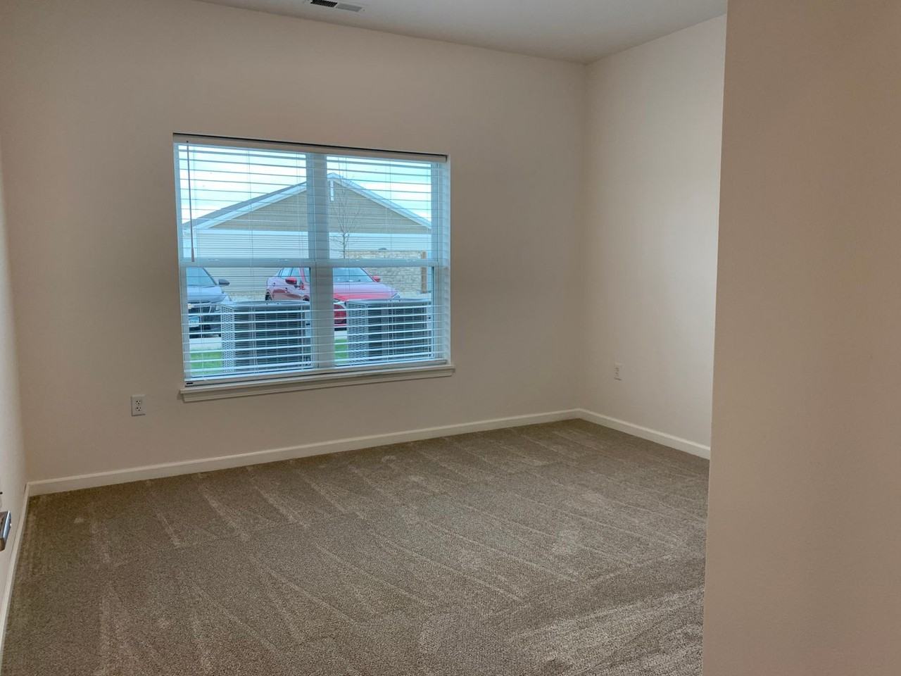 Hidden Creek Apartments - Photo 4 of 27