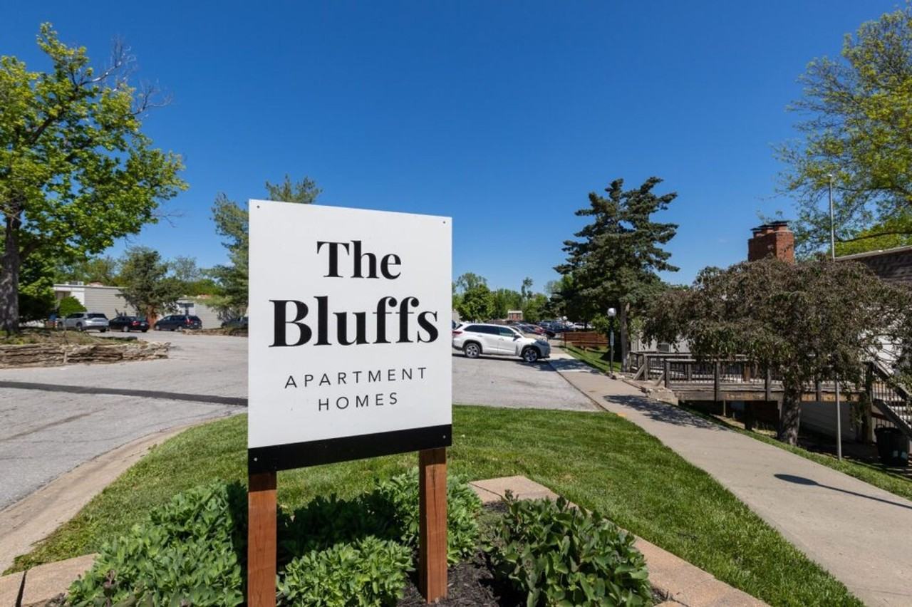 Welcome to The Bluffs – Comfort, Convenience & Value in the Heart of Gladstone - Photo 2 of 20