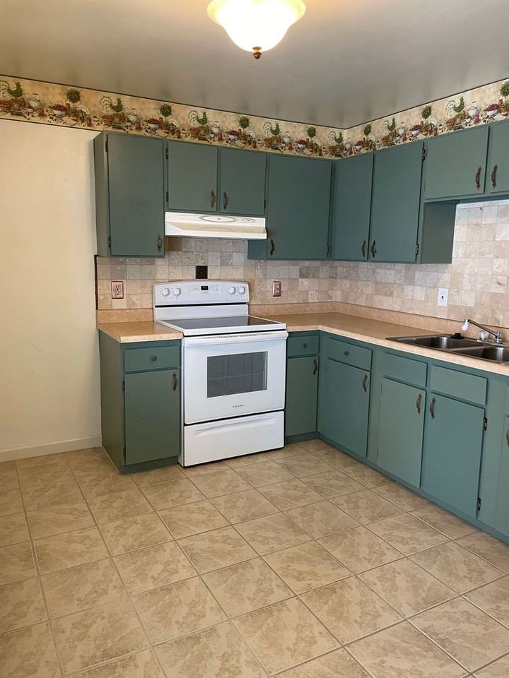 62 Glenroyal Drive - Photo 3 of 16