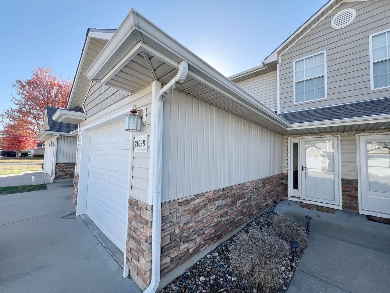 21028 Millridge St - Photo 3 of 18