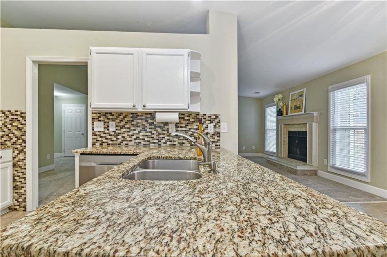 4660 Hanstedt Trce - Photo 7 of 21