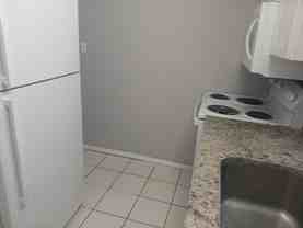 University Park unit, Centrally located and pet - Photo 1 of 1