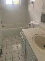4871 Banbury Ct Apt 13 - Photo 1 of 1