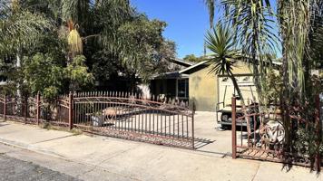 featured image of 219 E 10th St